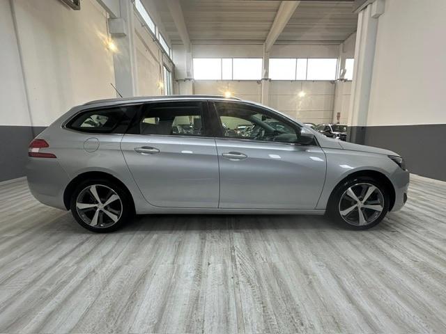 Peugeot 308 BlueHDi 120 S&S EAT6 SW Allure