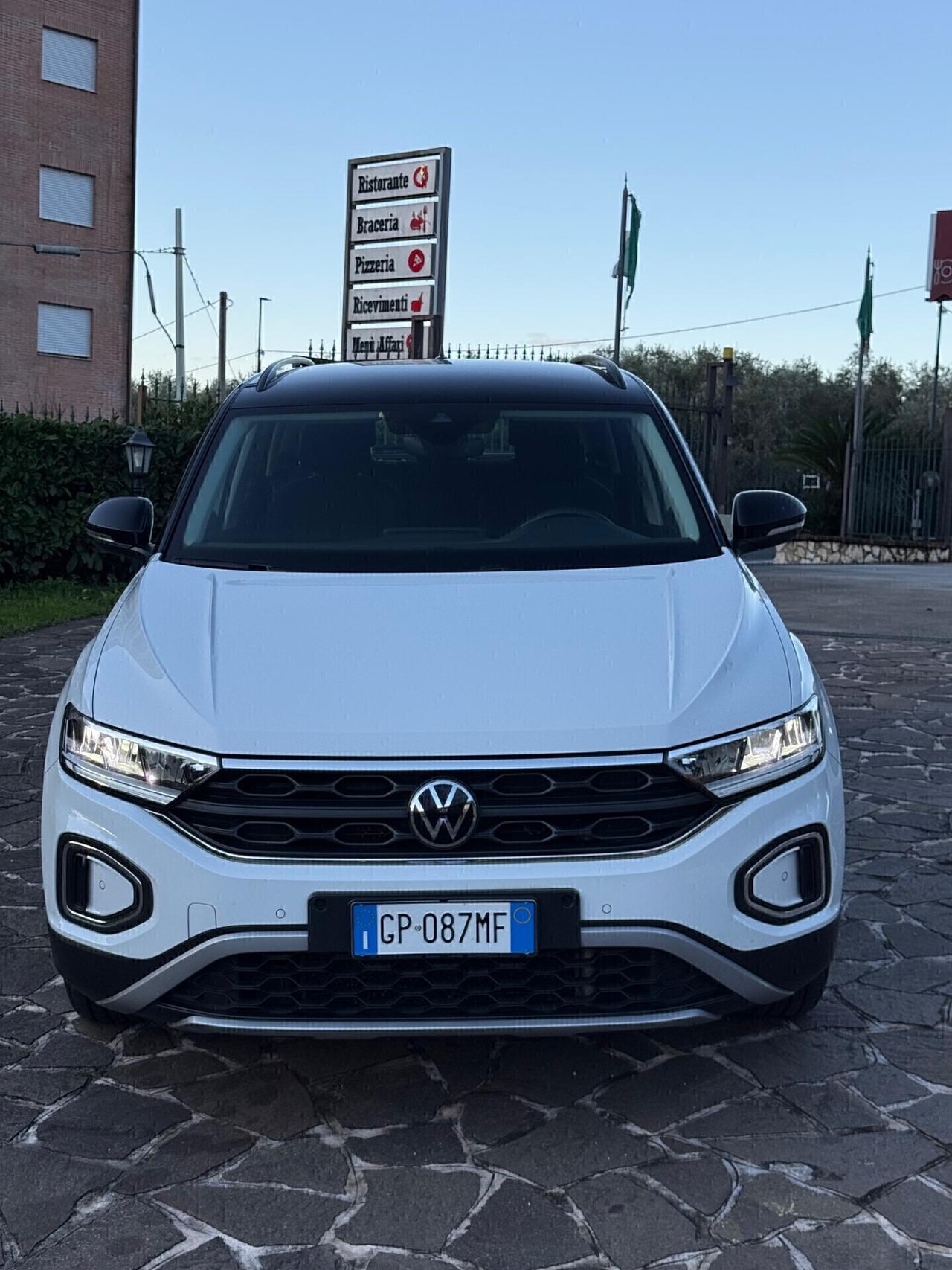 Volkswagen T-Roc 2.0 TDI SCR 150 CV DSG R-Line 2023
