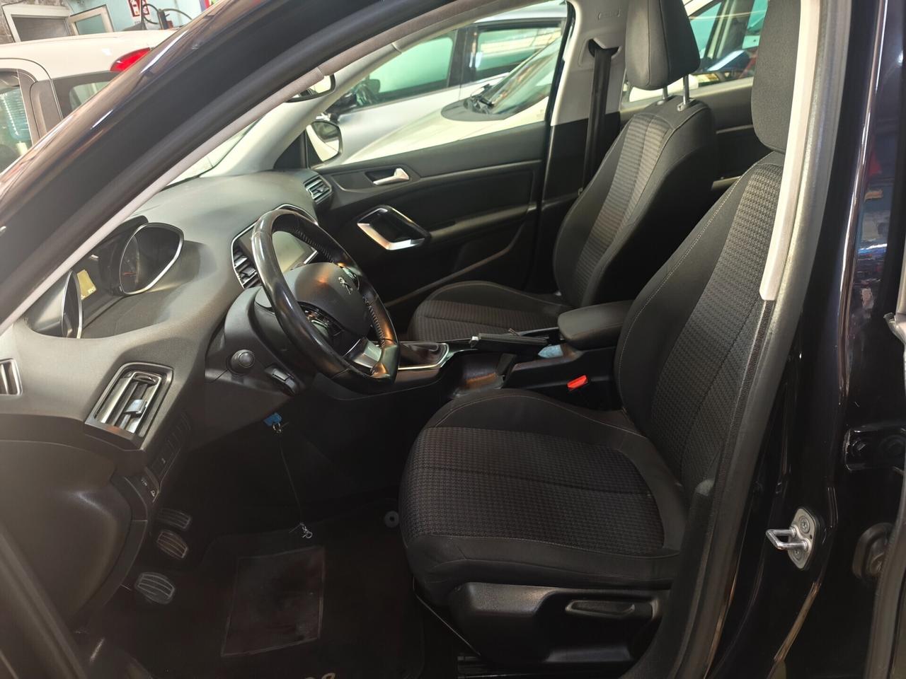 Peugeot 308 BlueHDi 130 S&S Business