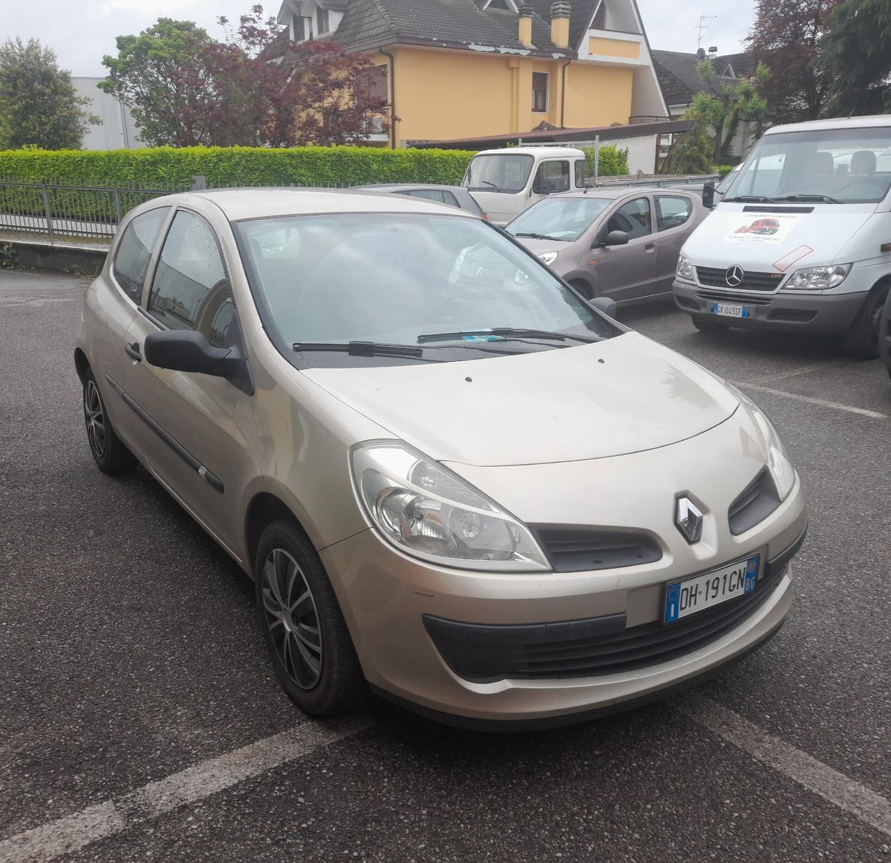 Renault Clio 1.2 16V 3 porte Luxe