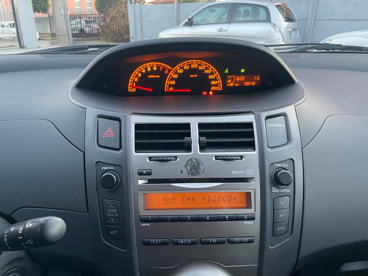 Toyota Yaris 1.3 5 porte Sol my10 facelift IDONEA NEOPATENTATI