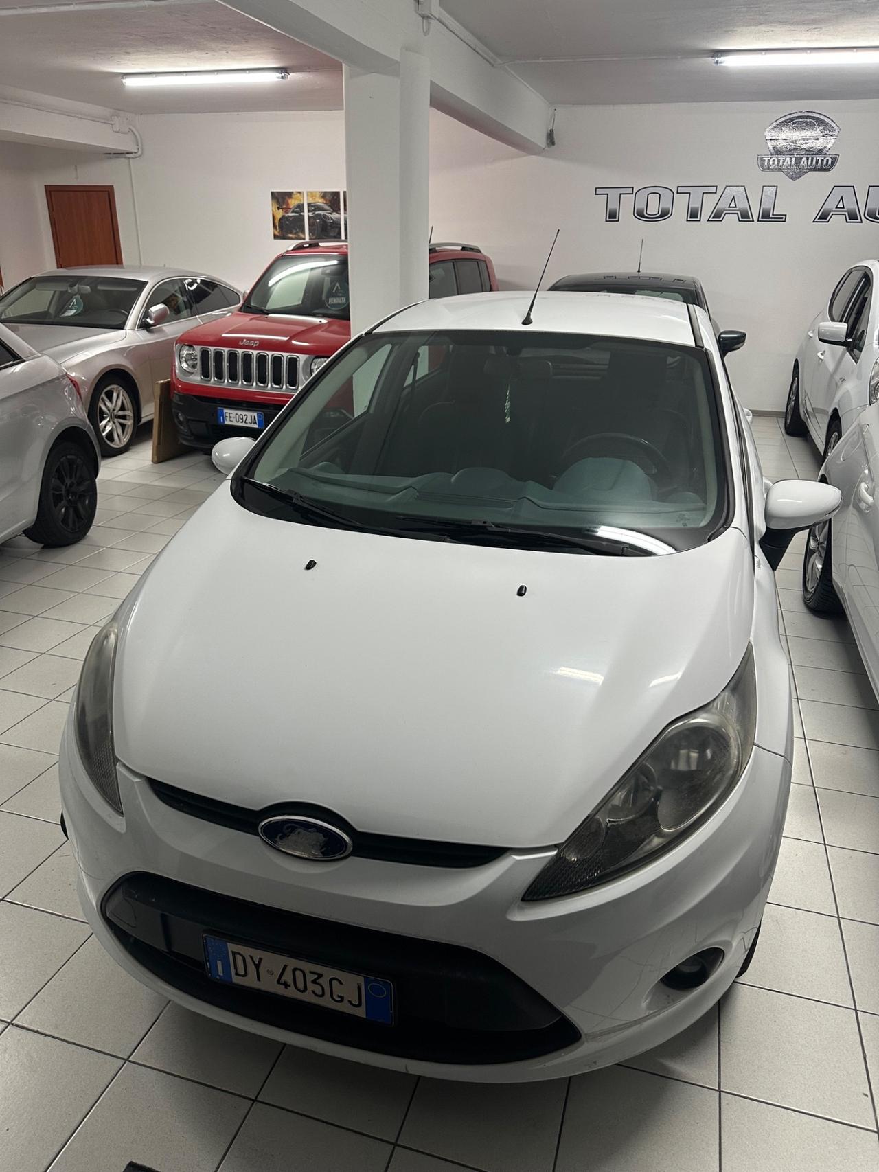 Ford Fiesta 1.4 5 porte Bz.- GPL Titanium