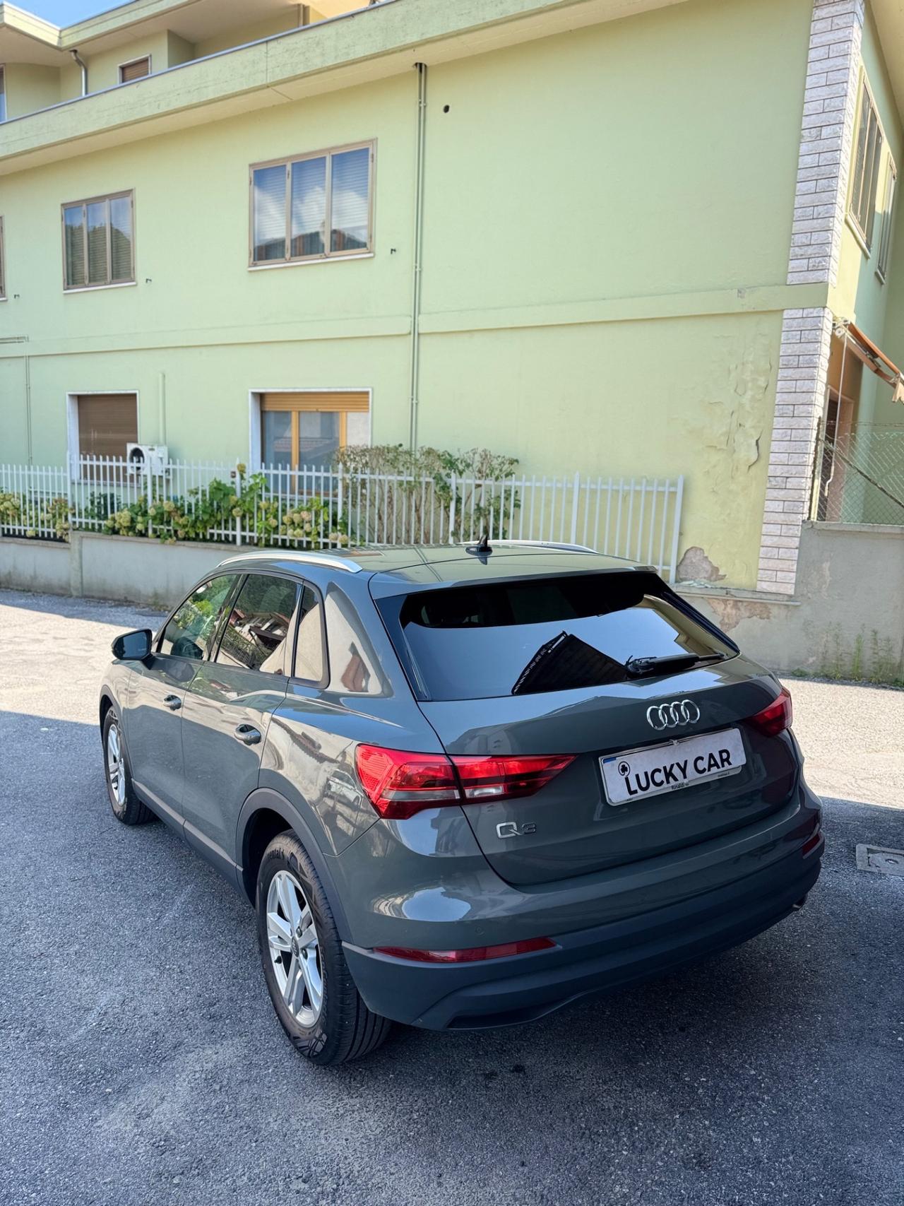 Audi Q3 35 TFSI Business Advanced