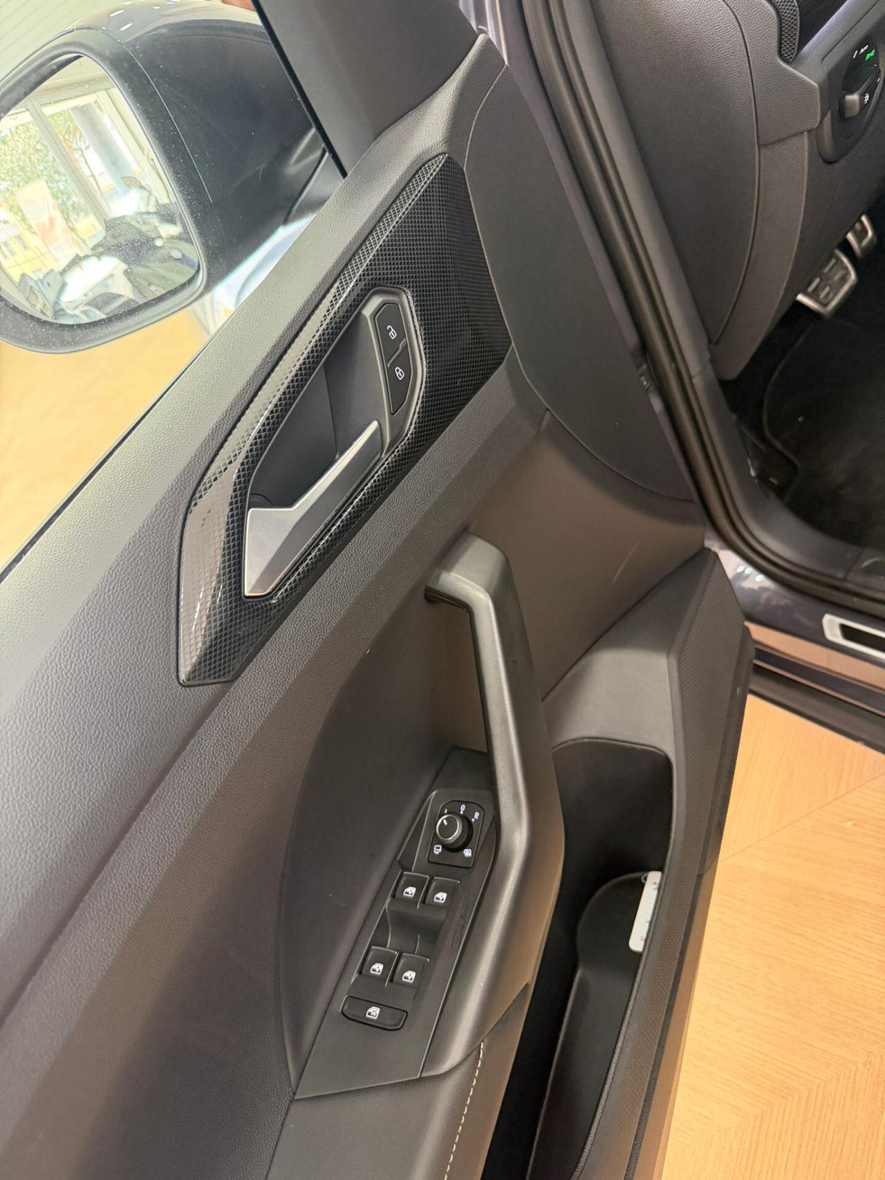 Volkswagen T-Cross 1.0 TSI 115 CV DSG R-Line Plus