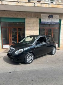 Lancia Ypsilon 1.4 Argento Ecochic GPL