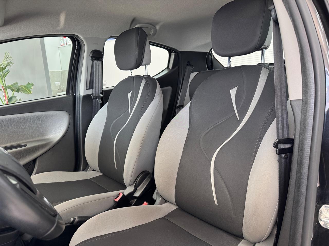 Lancia Ypsilon 0.9 TwinAir 85 CV 5 porte S&S Silver
