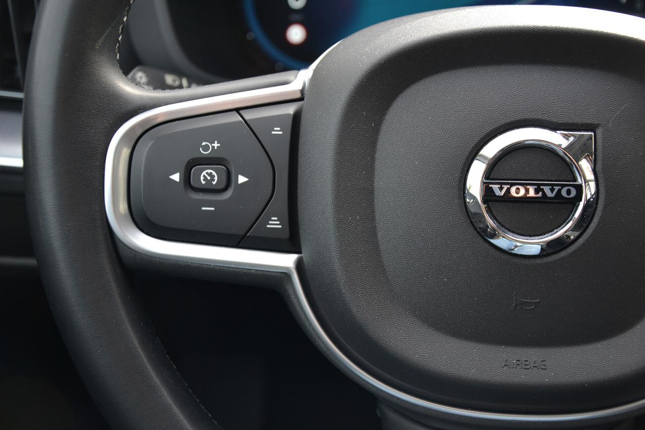 Volvo XC 60 2.0 197CV AWD HYBRID/DIESEL AUT.+FULL LED+RCAM+NAV