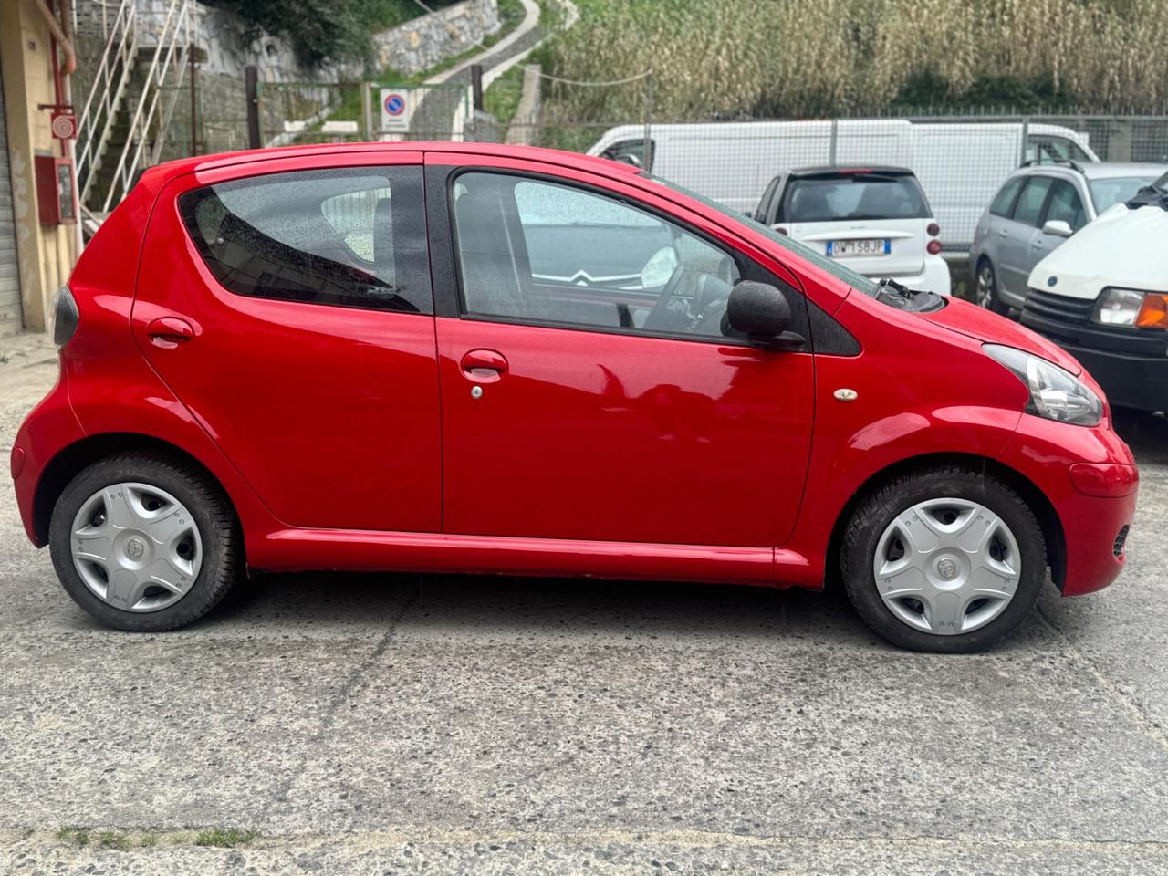 Toyota Aygo 1.0 12v 5 porte Now 2009