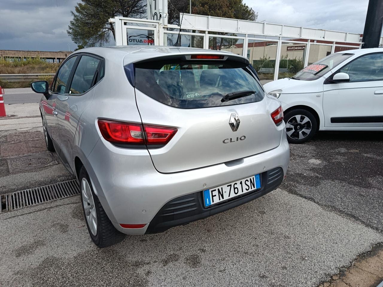 Renault Clio 1.2 Gpl di serie 90CV 5 porte Business