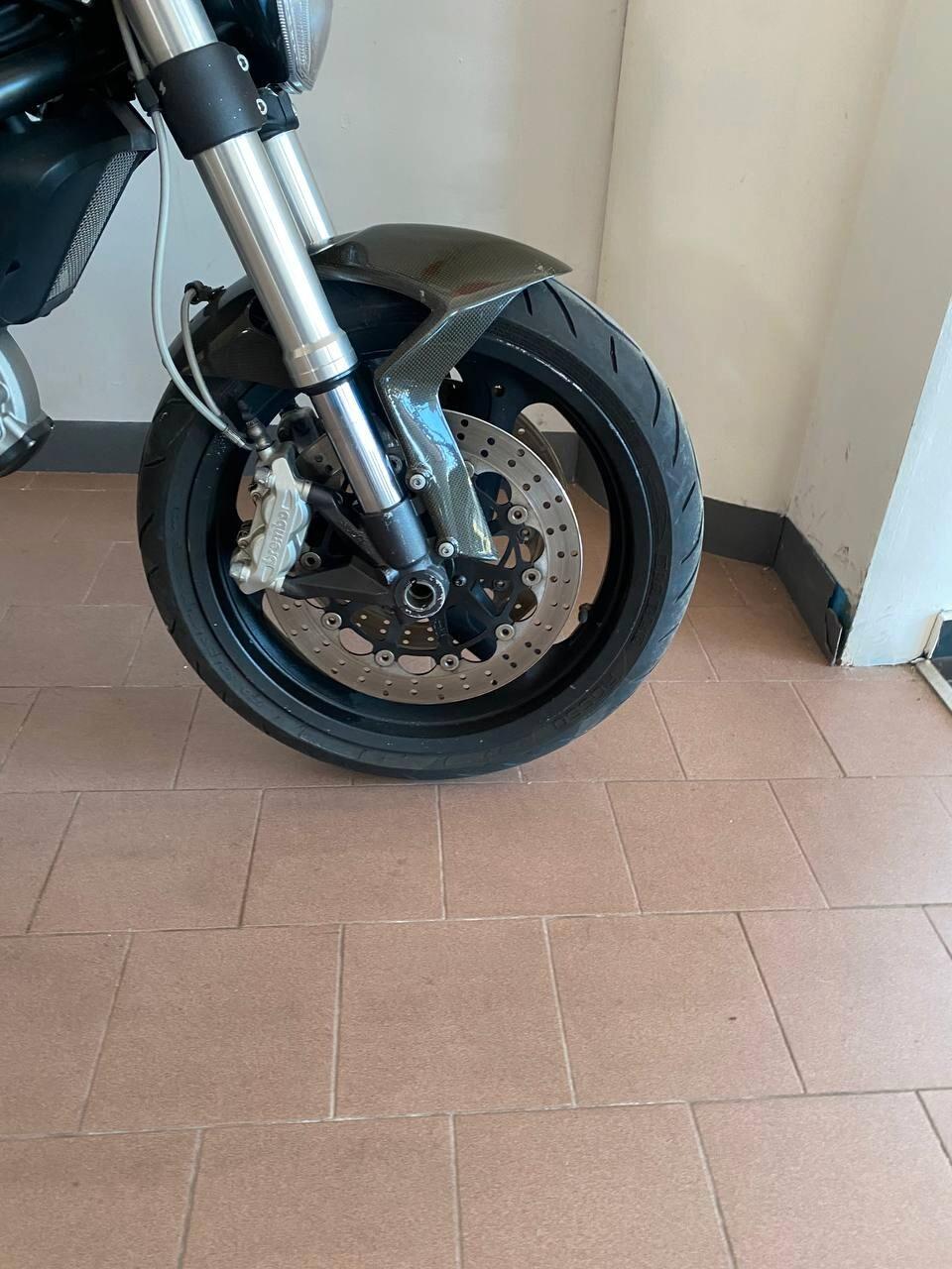 Ducati Monster 696