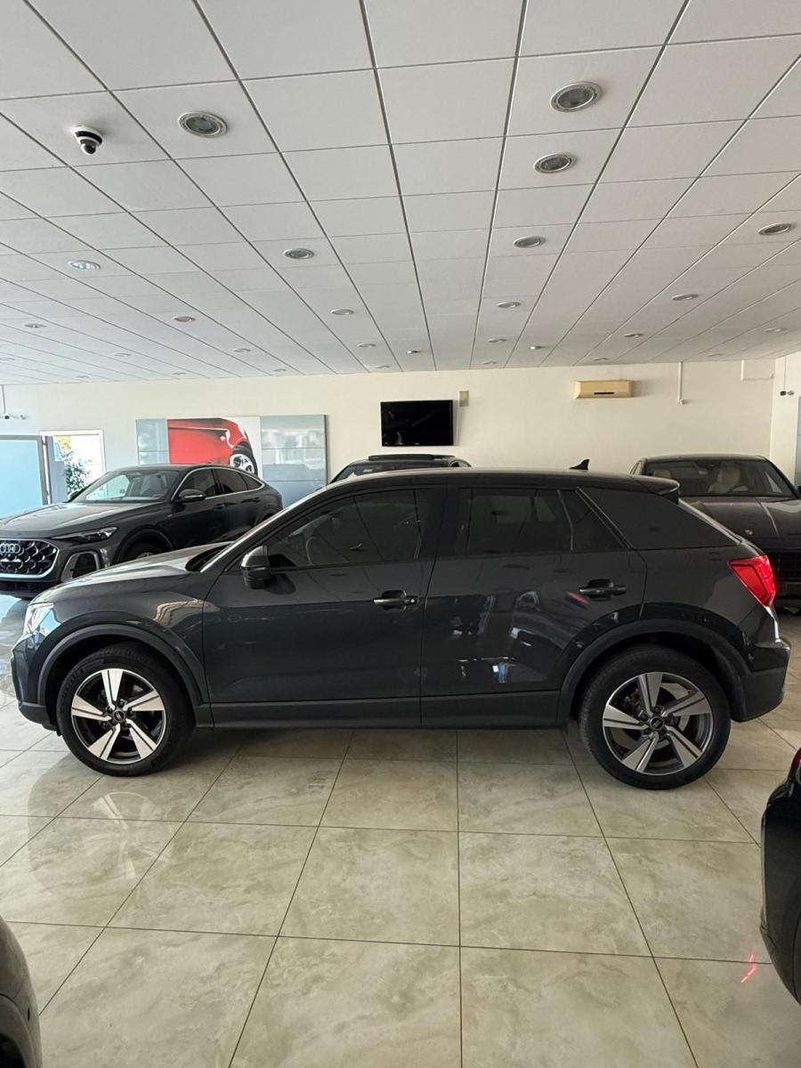 AUDI - Q2 - 30 TDI S tronic Identity Black