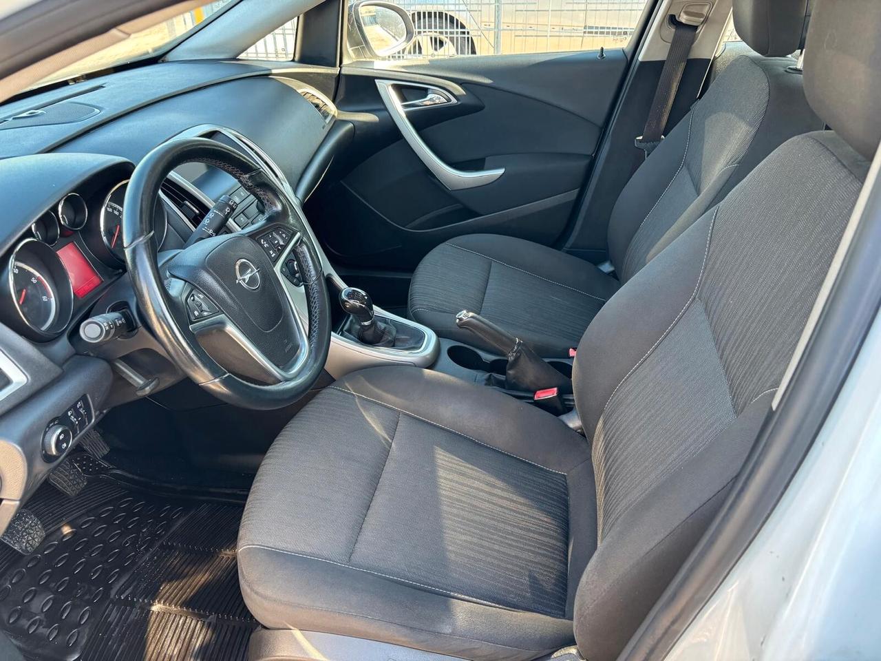 Opel Astra 1.7 CDTI Sports Tourer - 2012