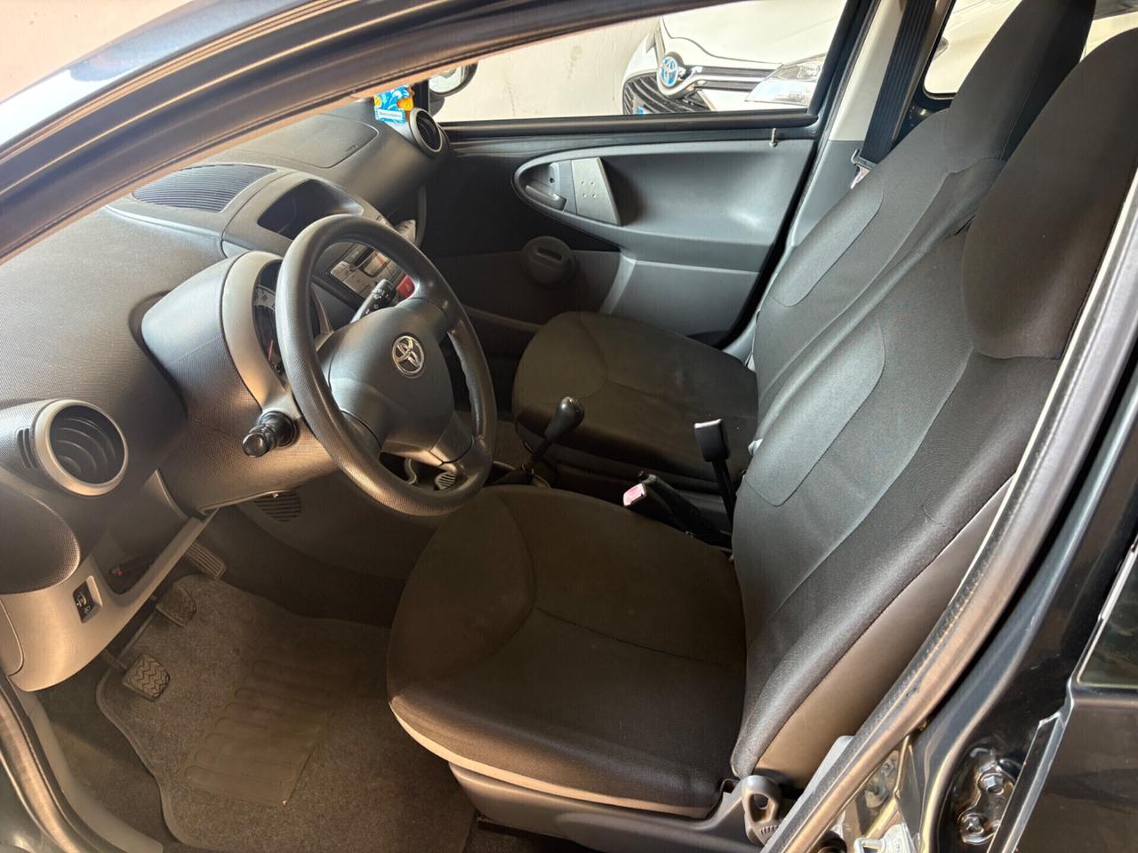 Toyota Aygo 1.0 12V VVT-i 5 porte NEOPATENTATI