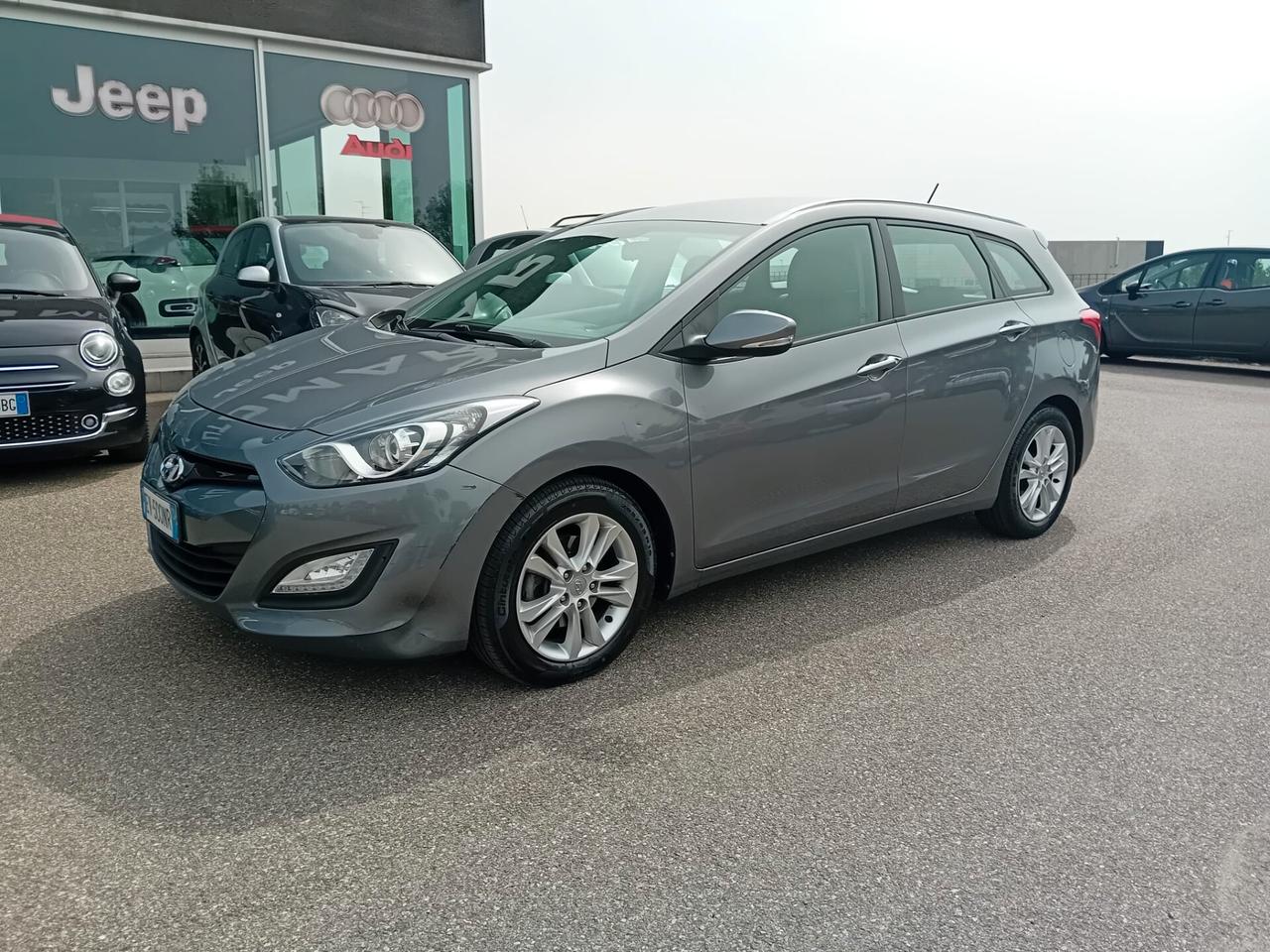 Hyundai i30 Wagon 1.6 crdi Comfort 110cv SERVICE HYUNDAI