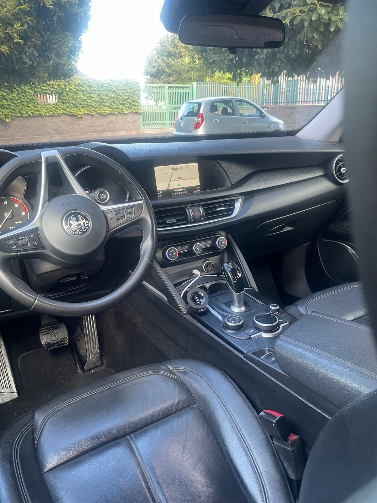 Alfa Romeo Stelvio 2.2 Turbodiesel 210 CV AT8 Q4 Super
