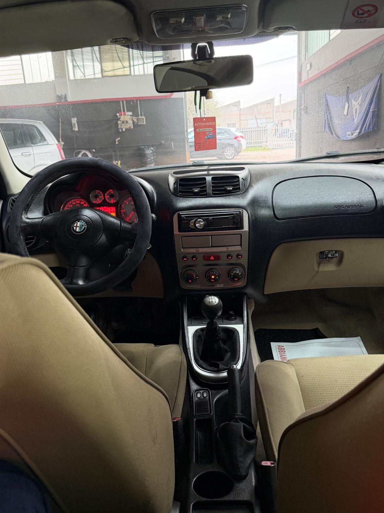 Alfa Romeo 147 1.9 JTD M-JET 16V 5 porte Black Line