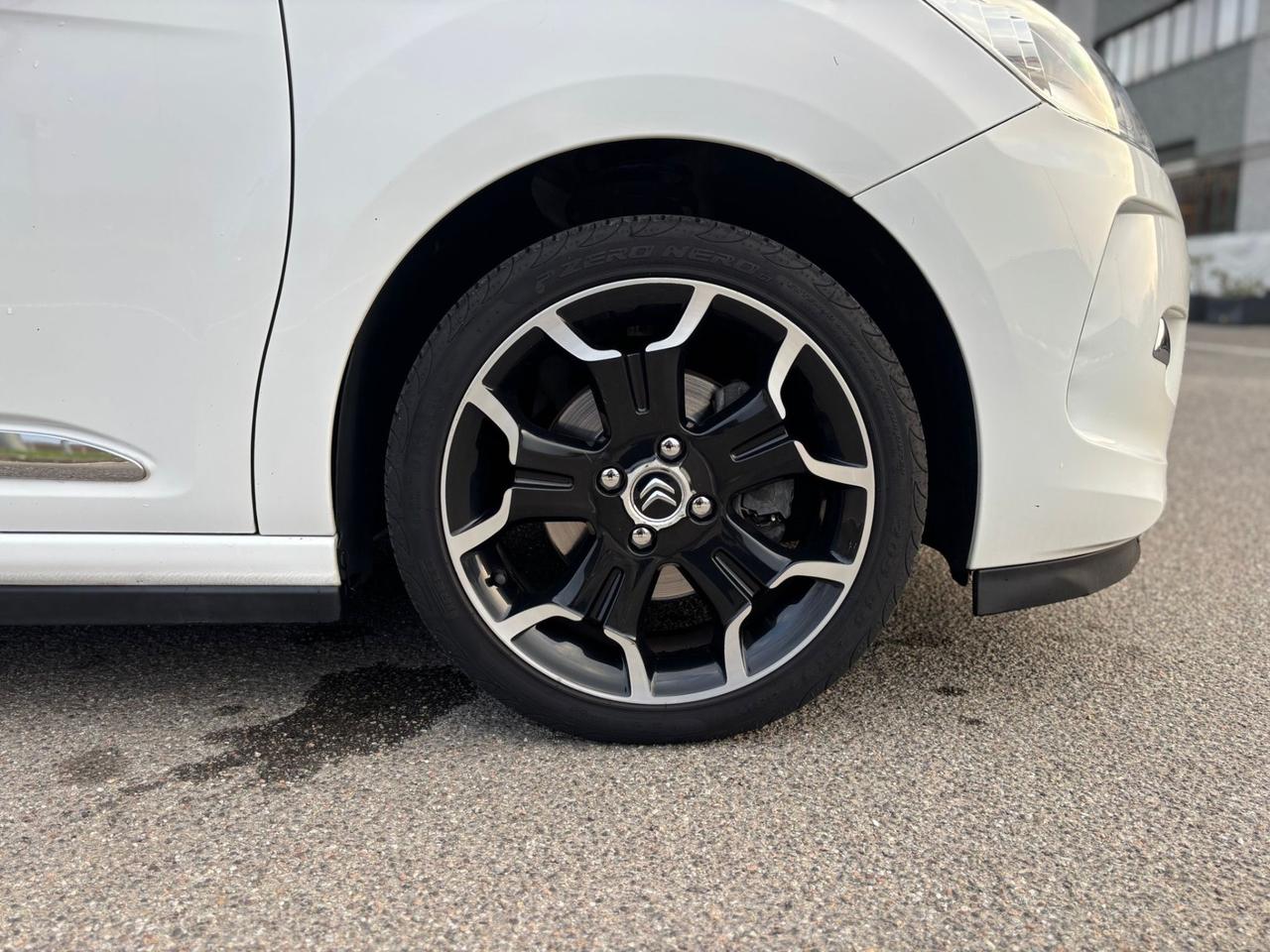 Ds DS3 3 1.6 THP 155 Just Black