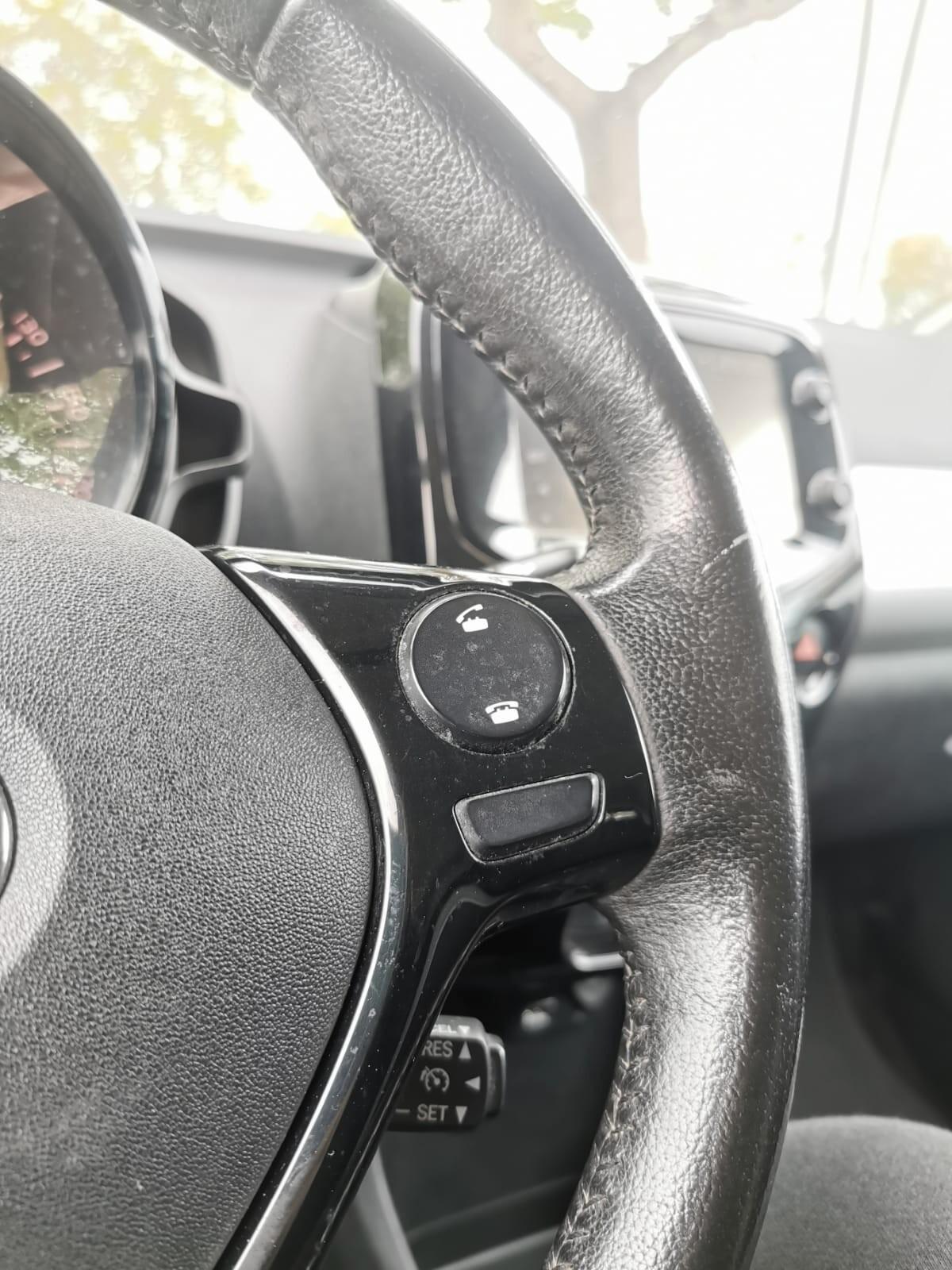 Toyota Aygo 1.0 VVT-i 69 CV 5P. x-wave 2015