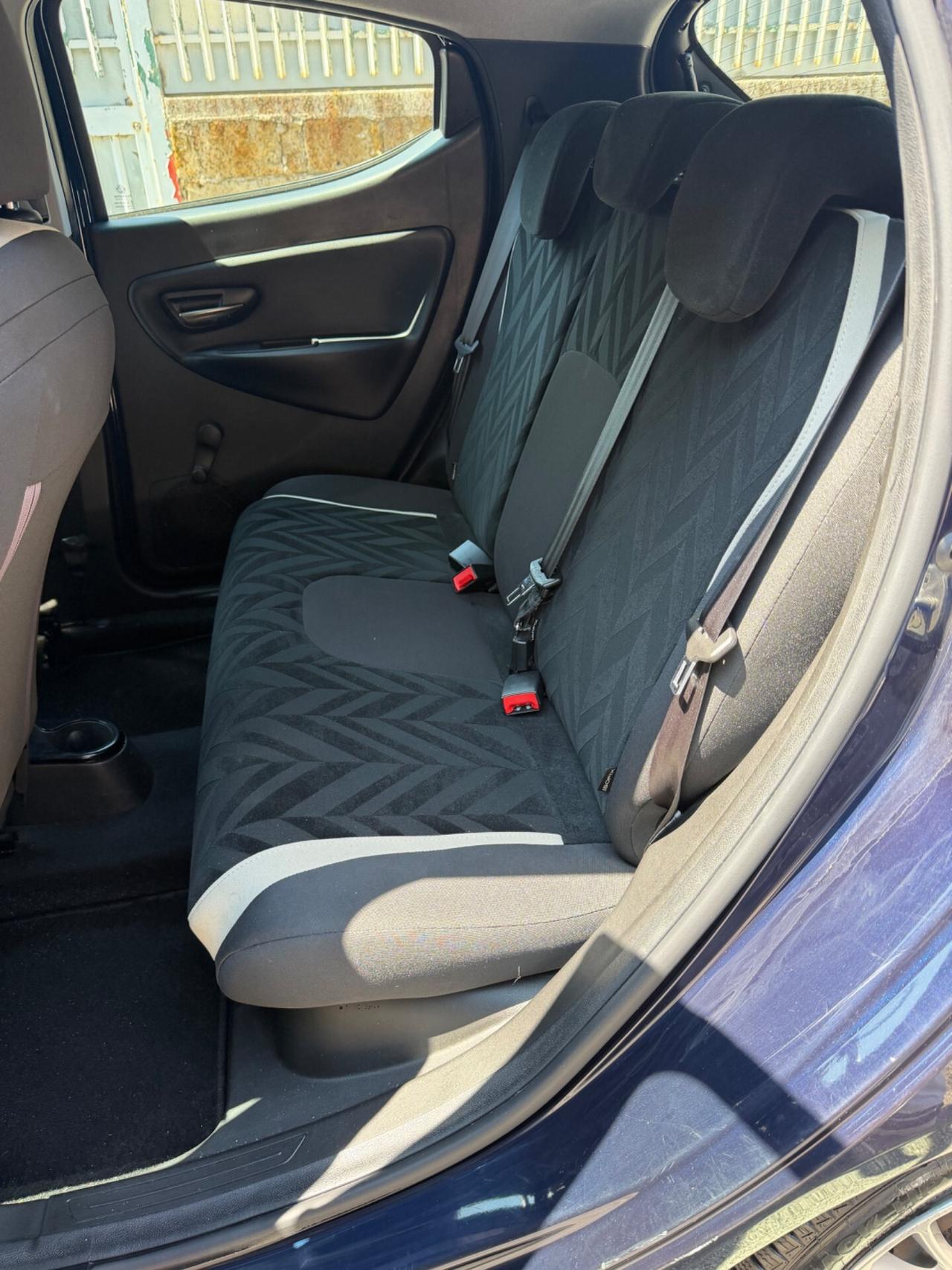 Lancia Ypsilon 1.2 69 CV 5 porte Silver