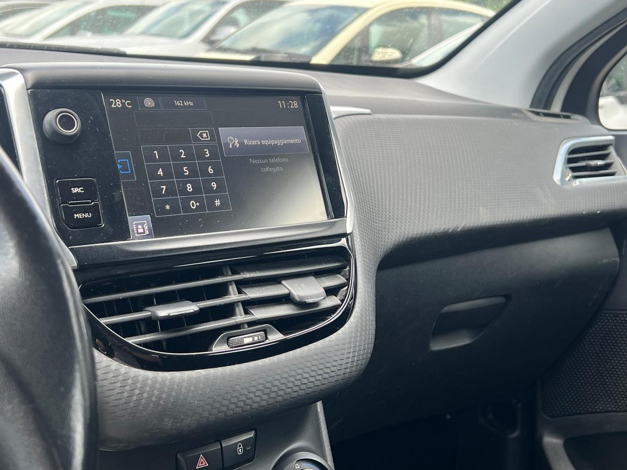 Peugeot 2008 BlueHDi 100 Black Matt Finanziabile