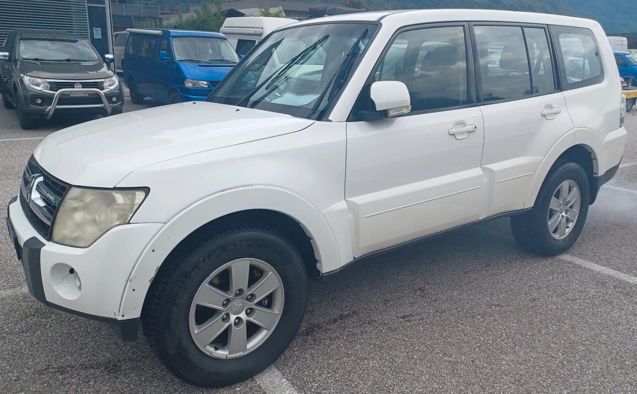 Mitsubishi Pajero 3.2 DI-D 16V 5p. Intense