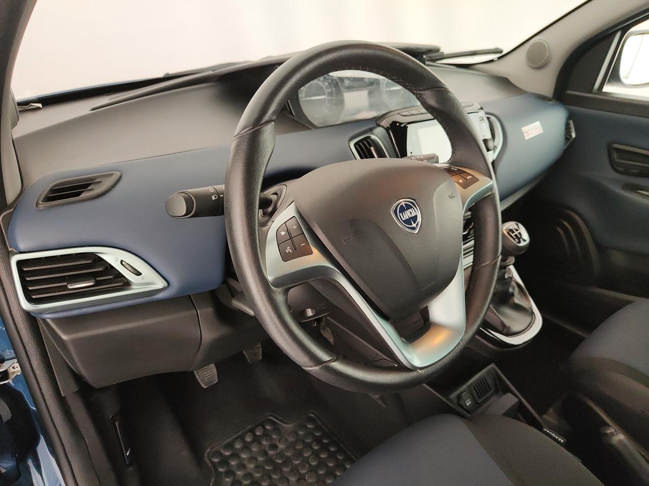 Lancia Ypsilon 1.0 FireFly 5 porte S&S Hybrid Platino