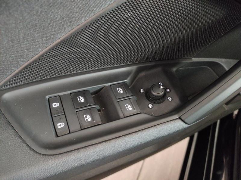 AUDI A3 4ª serie - A3 SPB 40 TFSI e S tronic Business