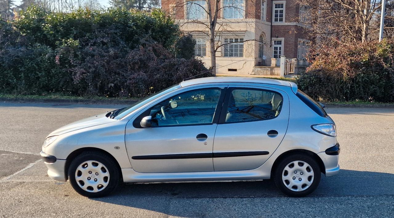 Peugeot 206 127.000km neopatentati