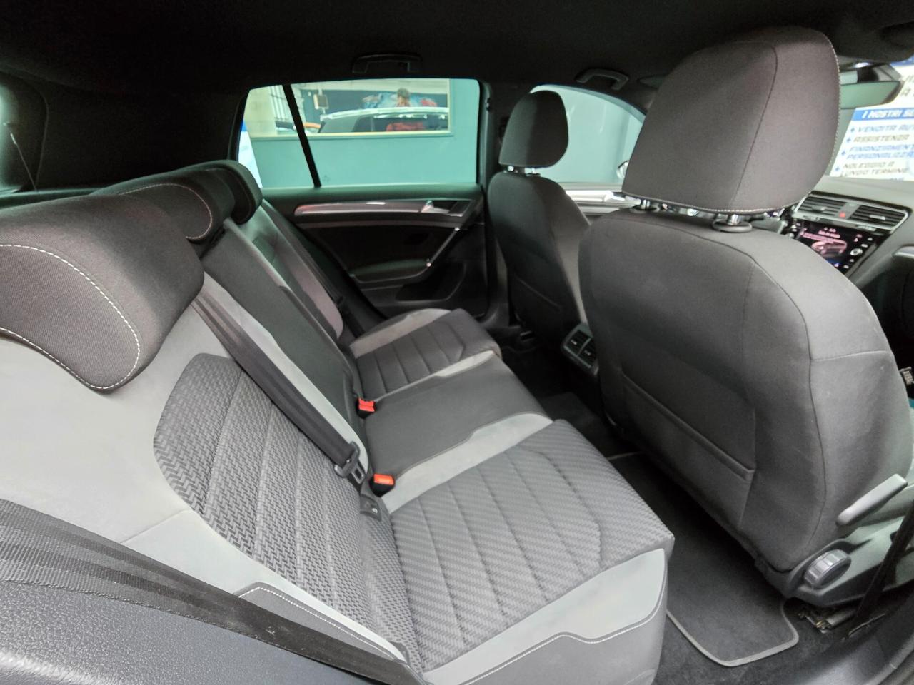 VOLKSWAGEN GOLF R-Line 1.5 TSI 150CV 5p. SPORT