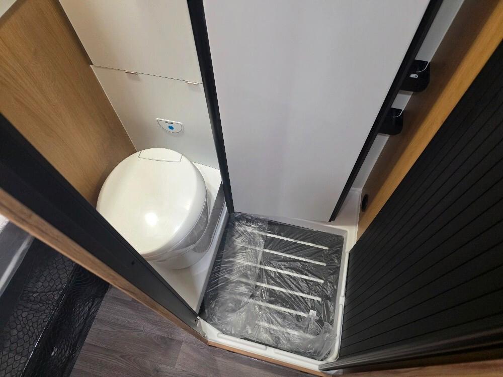 CAMPER VAN FONT VENDOME FORTY VAN 4X4