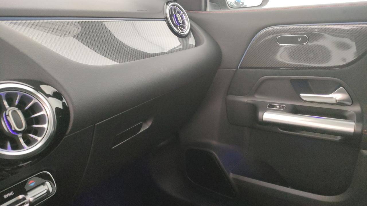 Mercedes-Benz GLA 200 d automatic