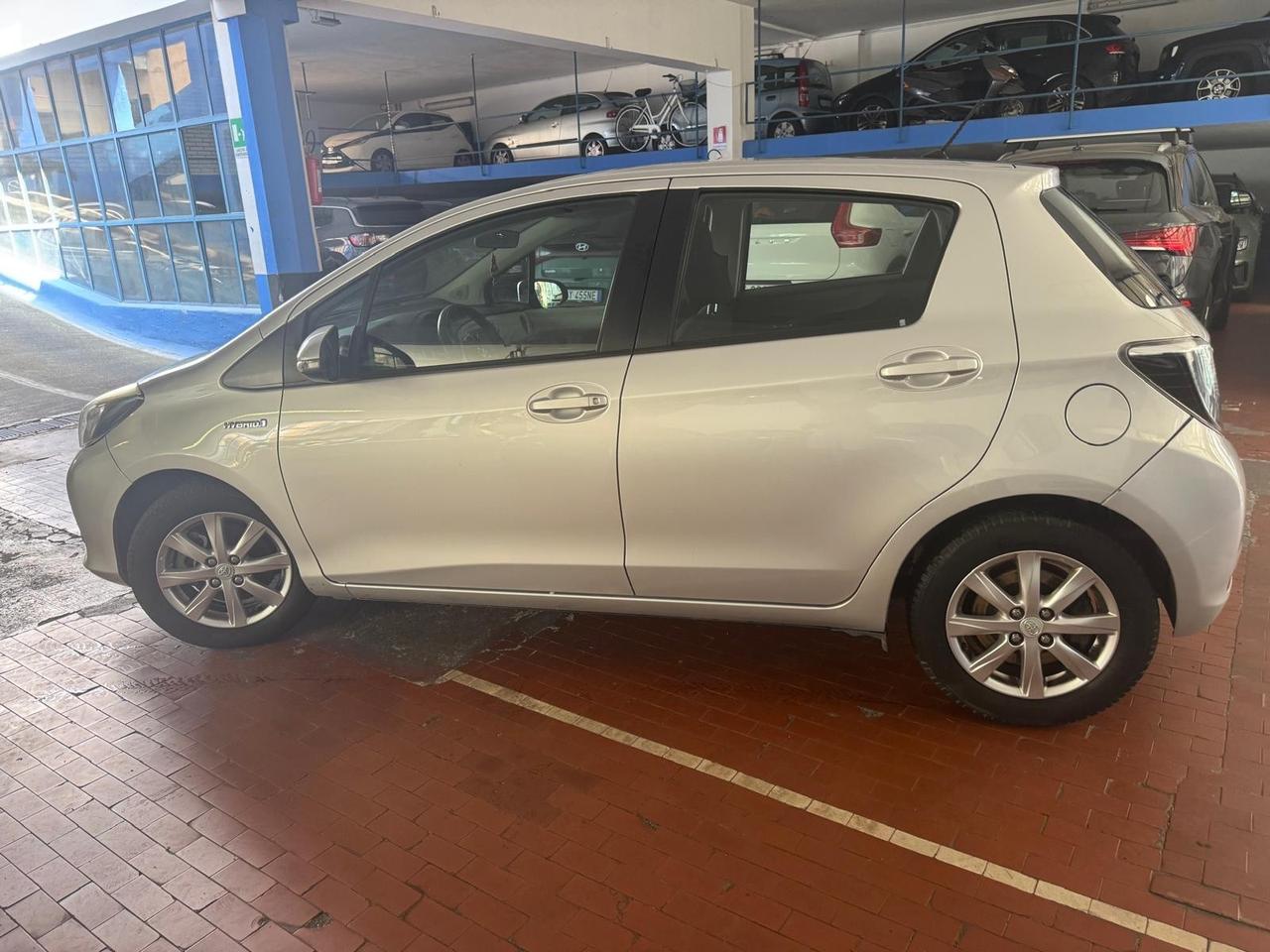 Toyota Yaris 1.5 Hybrid 5 porte Lounge