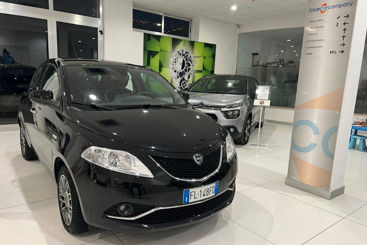 Lancia Ypsilon 0.9 TwinAir 85 CV 5 porte S&S DFN Gold