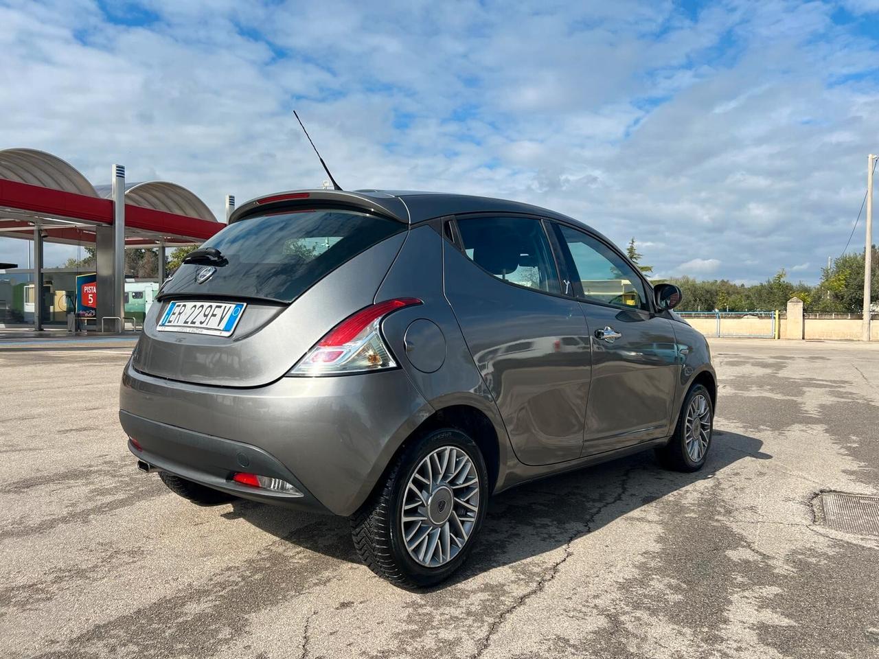 Lancia Ypsilon 1.3 MJT 16V 95 CV 5 porte S&S Platinum