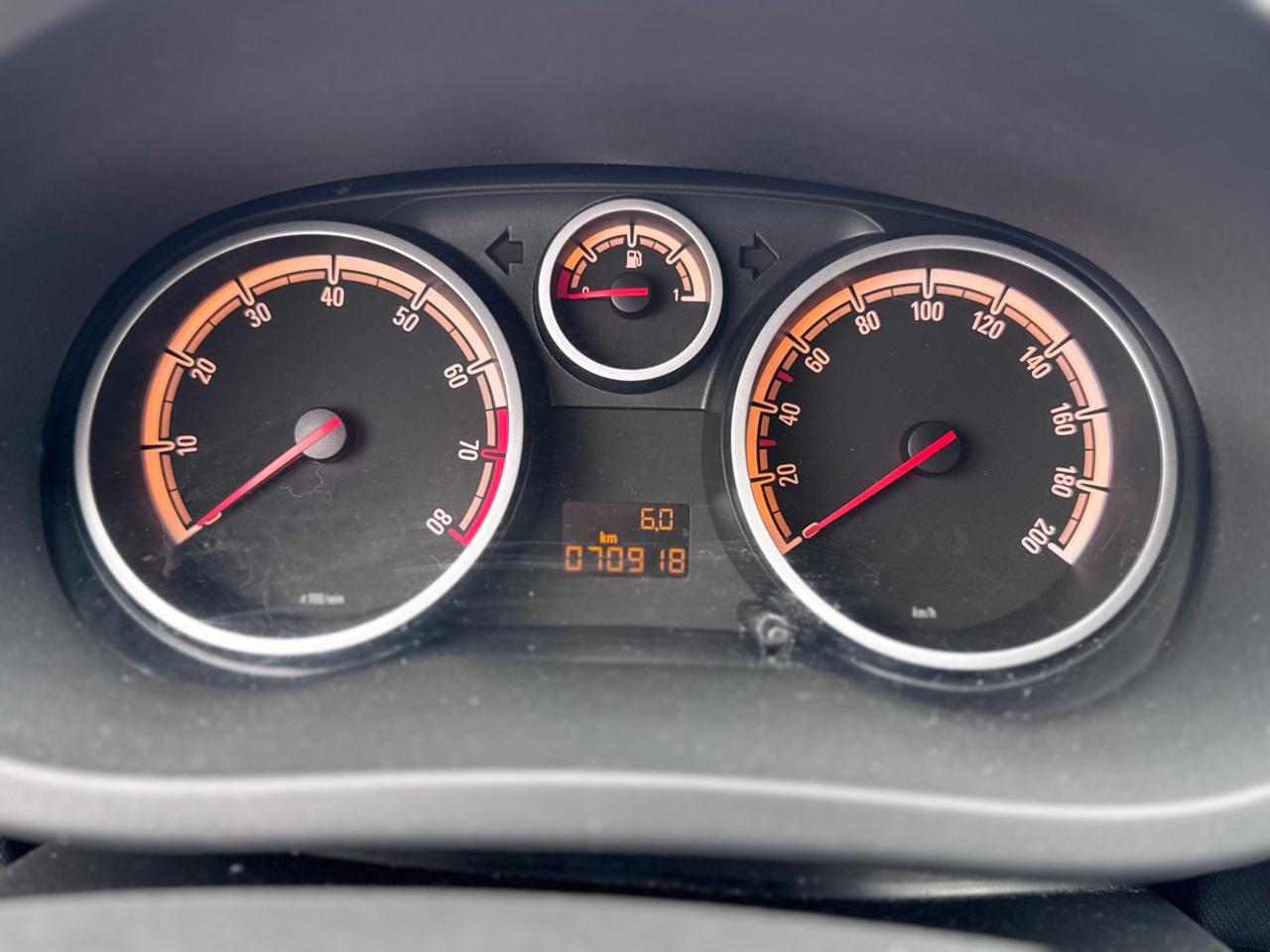 Opel Corsa 1.2 Benzina 85cv - 2013 71.000km 2013