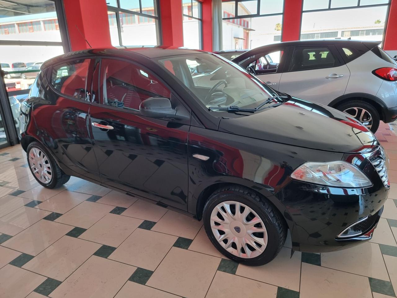 Lancia Ypsilon 1.3 MJT 16V 95 CV 5 porte S&S Silver