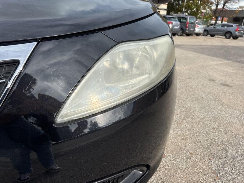 Lancia Ypsilon Ypsilon 1.2 8v Silver s/c.traz.,esp ecochic Gpl 69cv