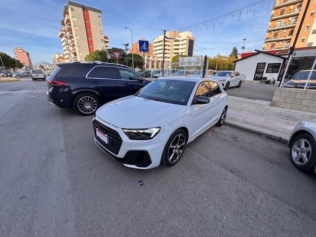 Audi A1 SPB 40 TFSI S tronic Identity Black