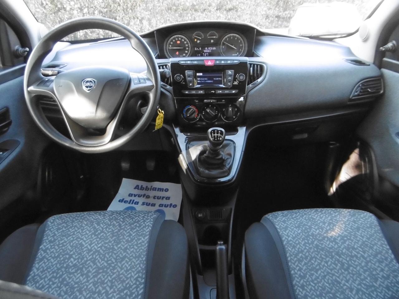 Lancia Ypsilon 1.0 FireFly 5 porte S&S Hybrid Silver
