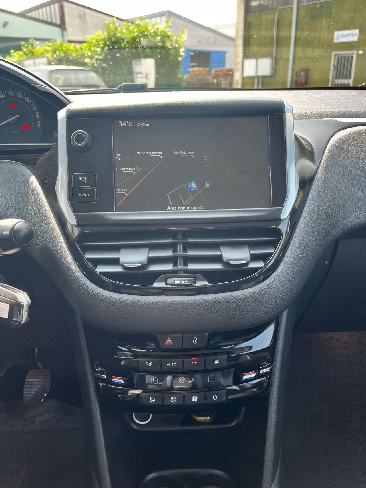 Peugeot 208 1.2 Neopatentati