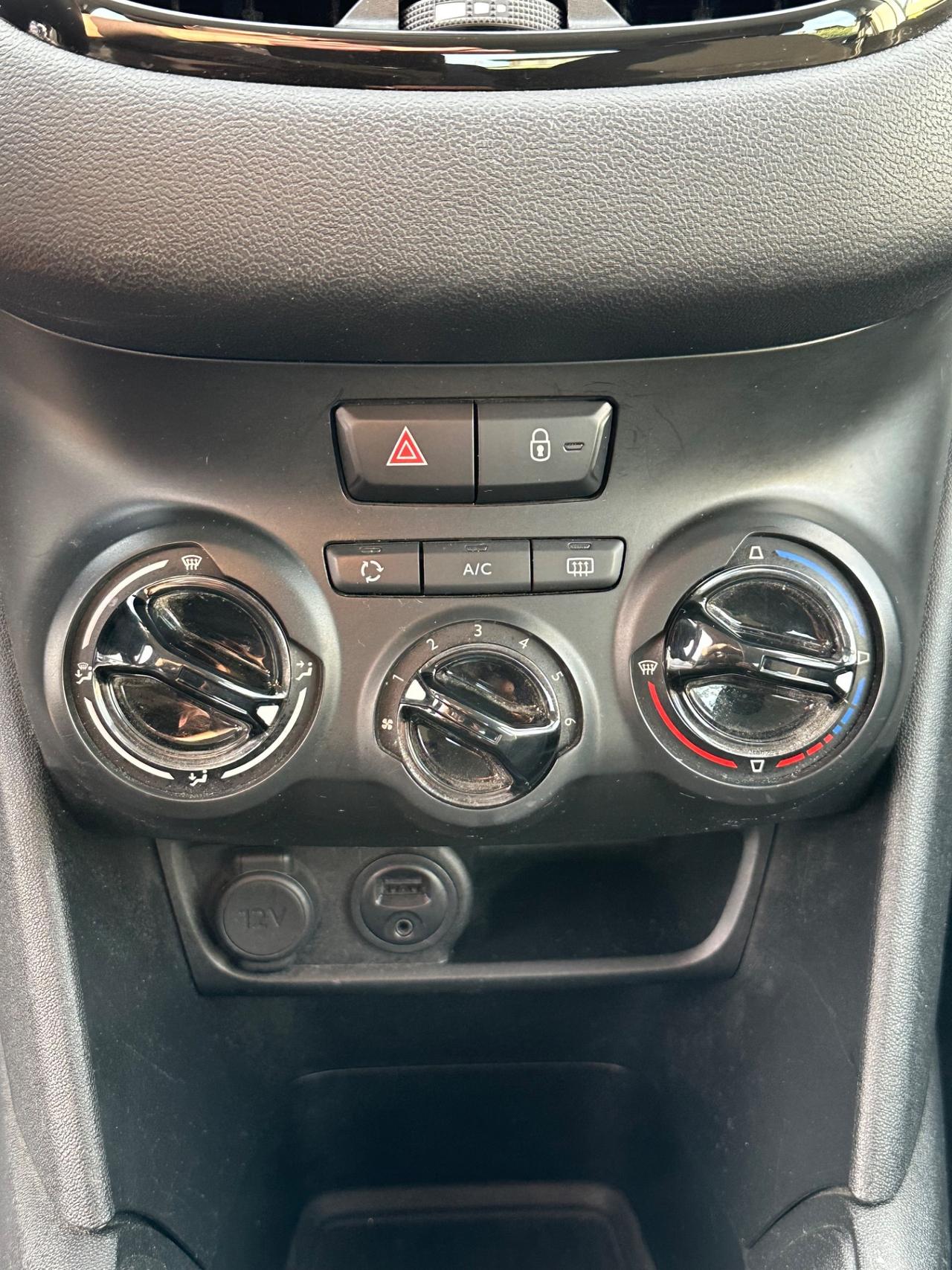 Peugeot 208 PureTech 82 5 porte Allure 2015
