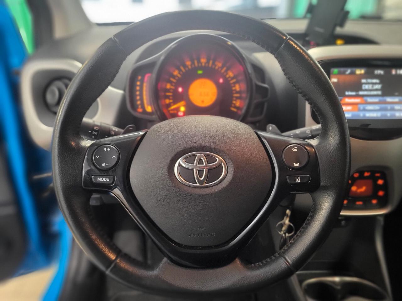 Toyota Aygo 1.0 VVT-i 69 CV 5 porte x-cool TSS MMT PREZZO REALE!!