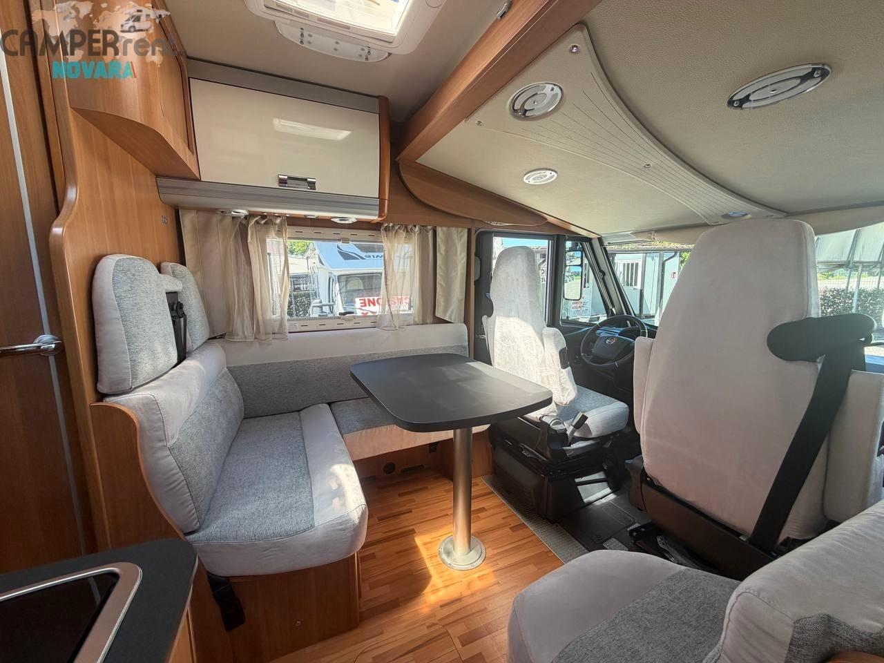 Laika ECOVIP 610 MOTORHOME LETTO MATRIMONIALE 6.80 MT