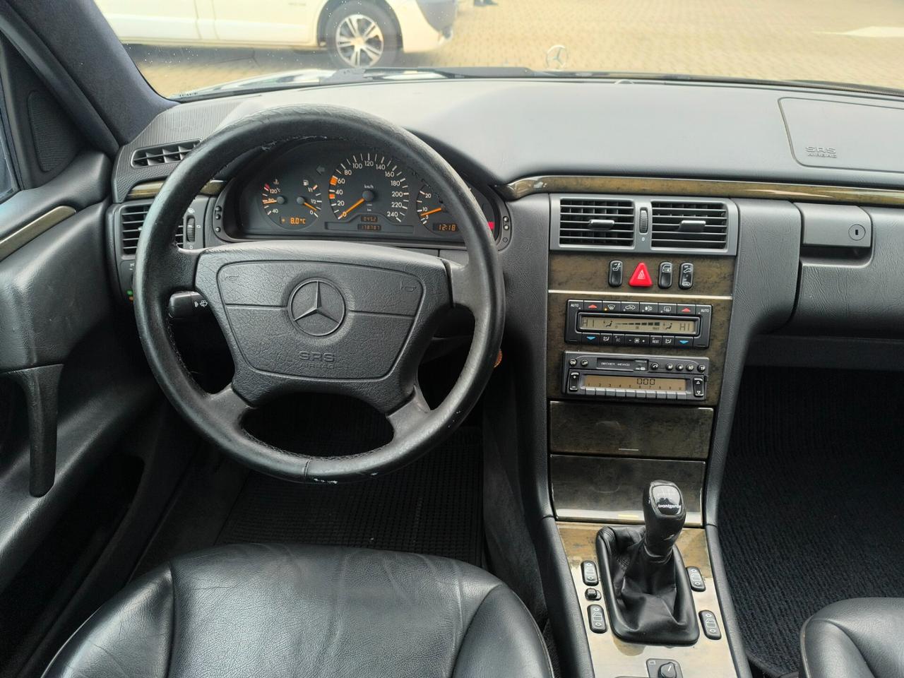 Mercedes-benz E 200 cat Avantgarde