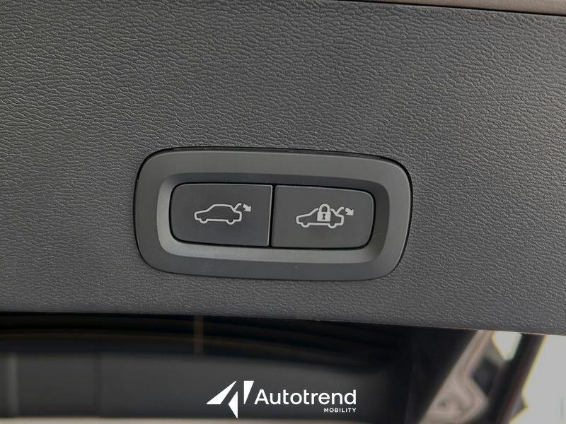 Volvo XC40 T2 129 CV Automatica NAVI LED Core