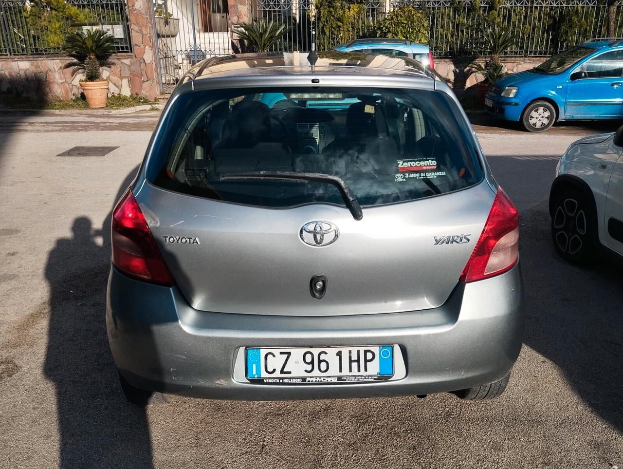 Toyota Yaris 1.0 5 porte Sol