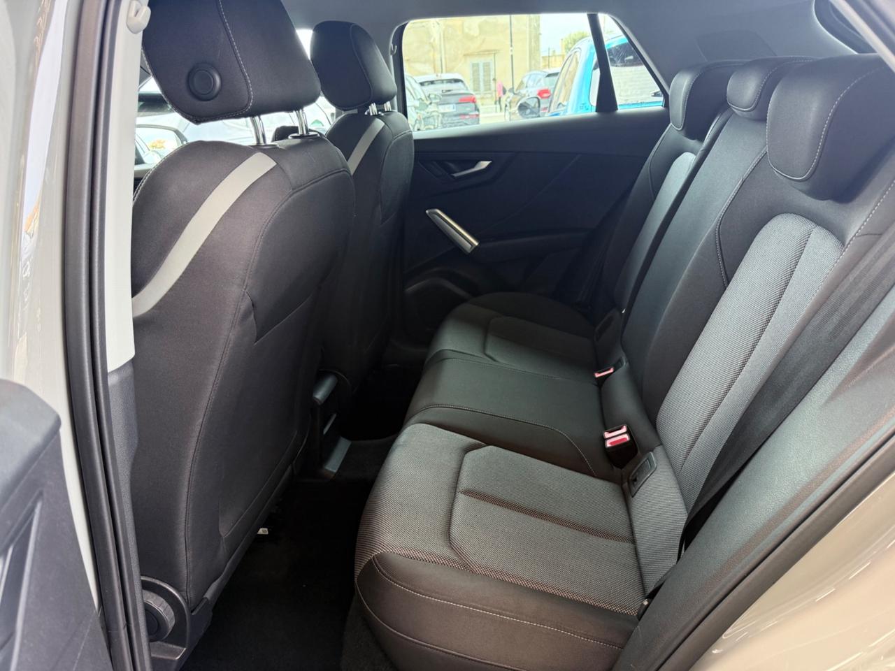 Audi Q2 30 TDI S tronic Identity Black