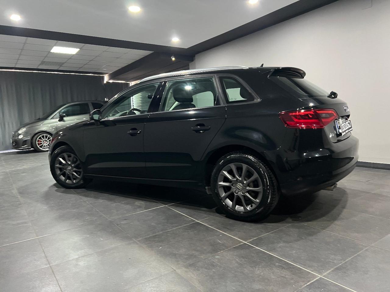 Audi A3 SPB 1.6 TDI Business NAVI + BIXENO