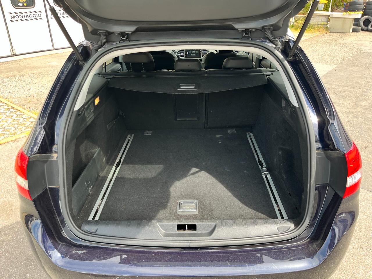 Peugeot 308 1.6 e-HDi 115CV Stop&Start CC Allure