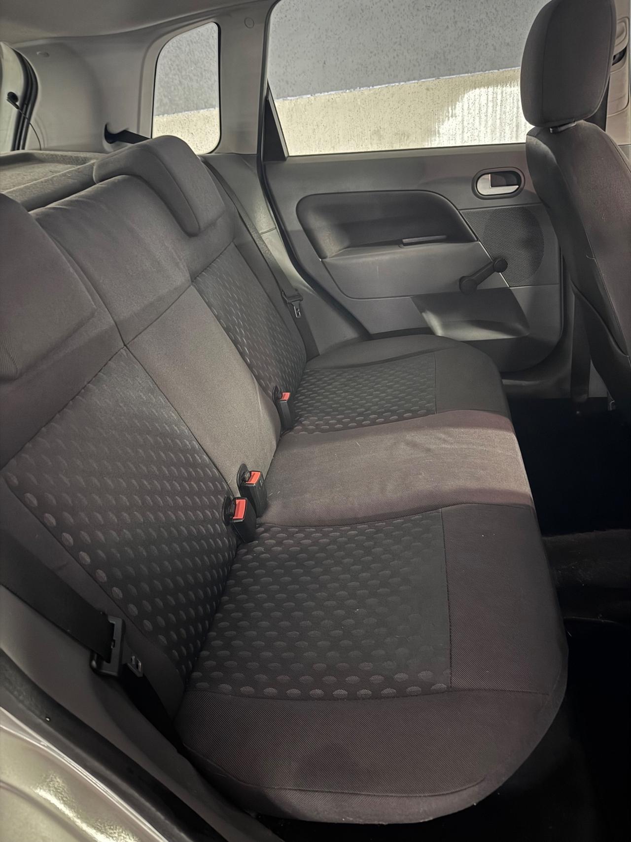 Ford Fiesta 1.4 16V 5p. Ghia